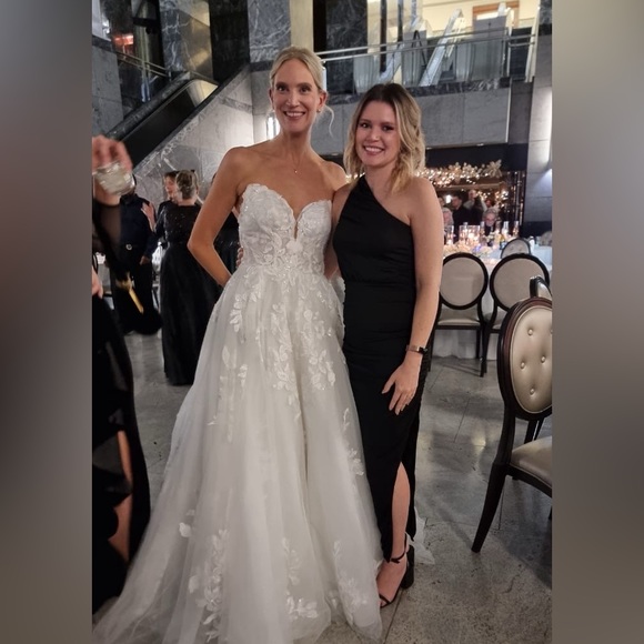 ⭐️ One Shoulder Ruched Split Thigh Dress ⭐️ - Picture 3 of 4